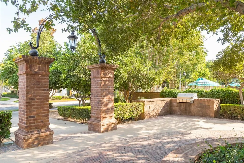 3948 E. Emory Lane