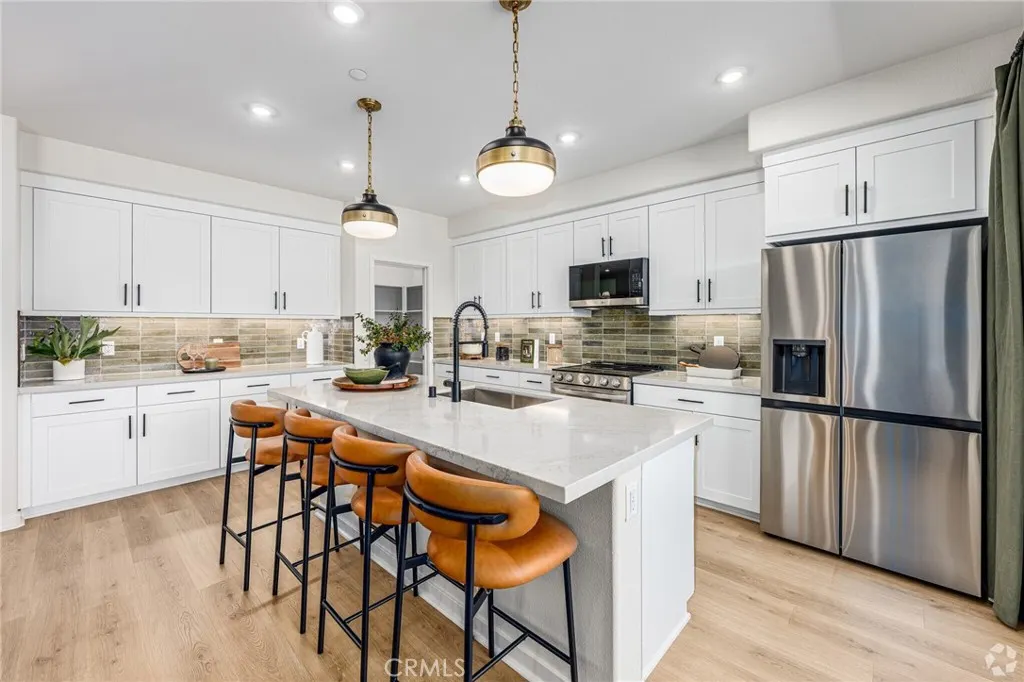 556 Gregory Way