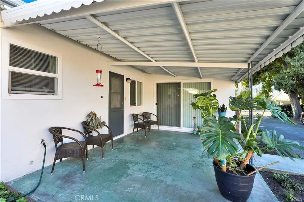 291 W Artesia Street