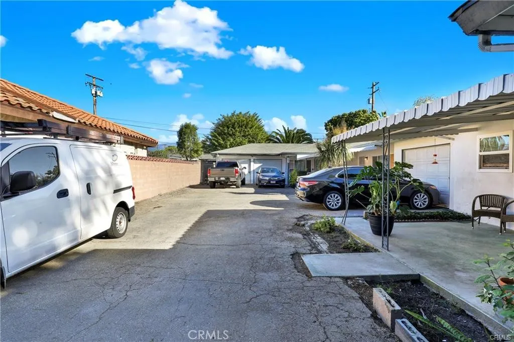 291 W Artesia Street