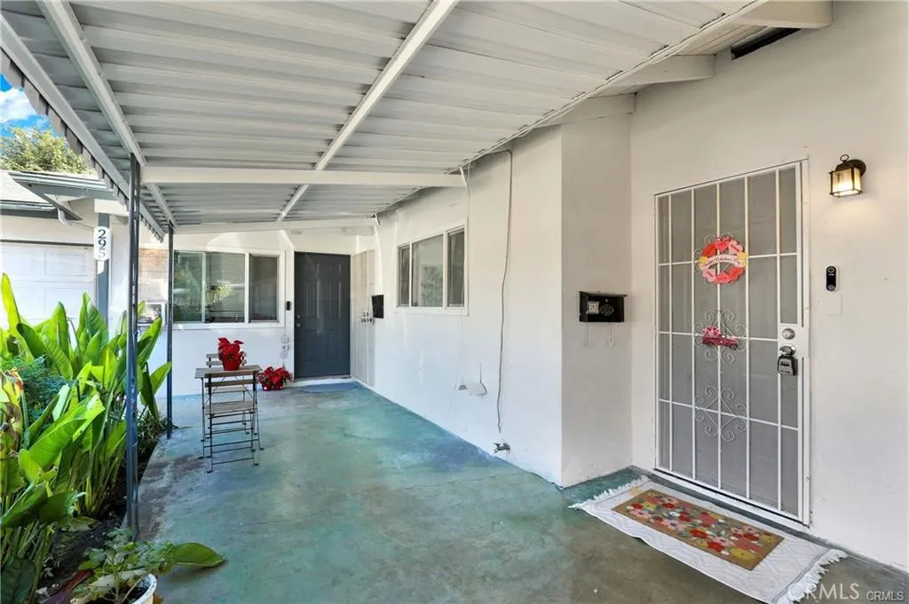 291 W Artesia Street