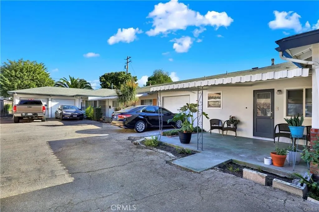 291 W Artesia Street
