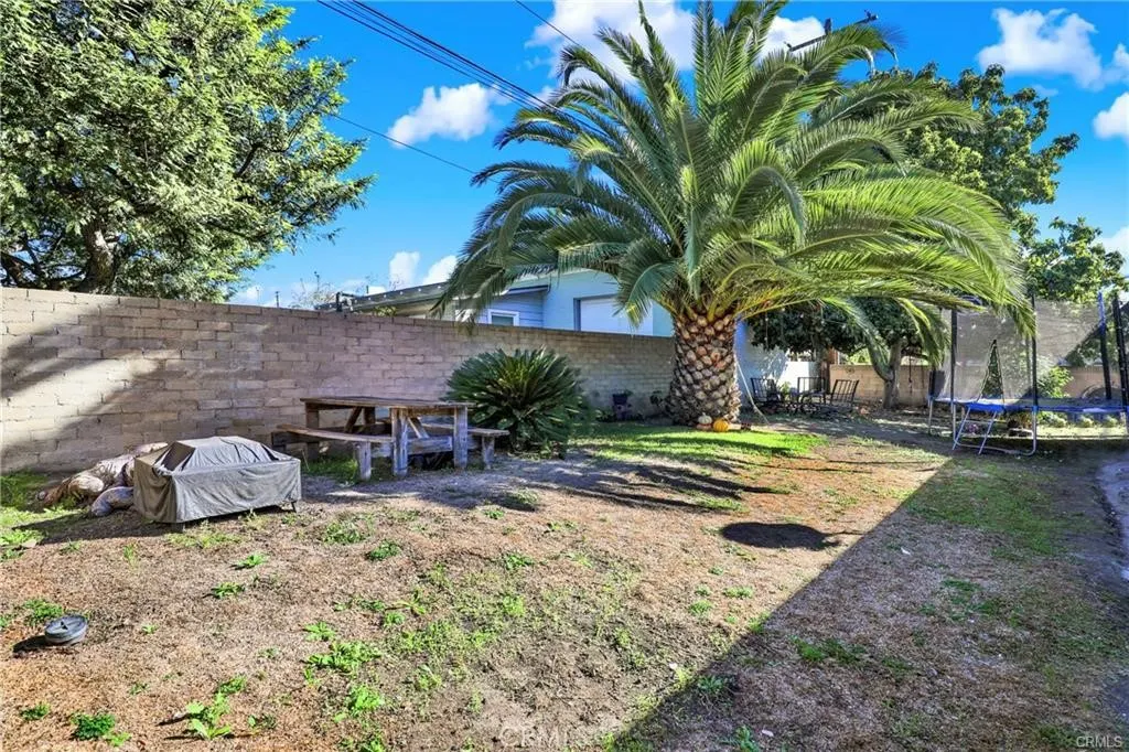 291 W Artesia Street