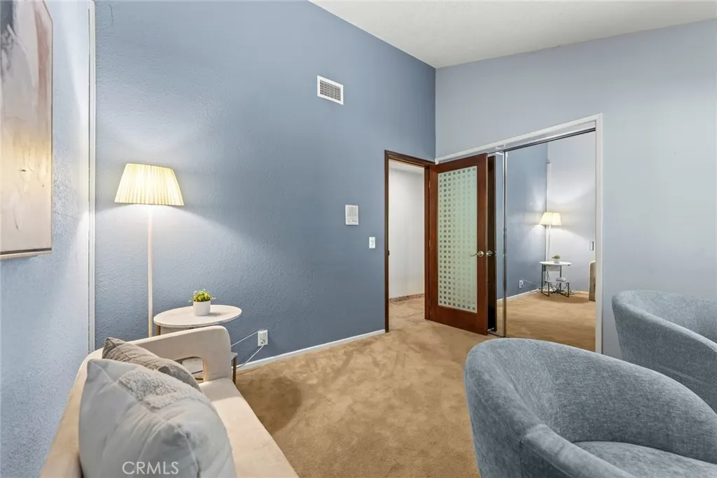 2411 N Grand