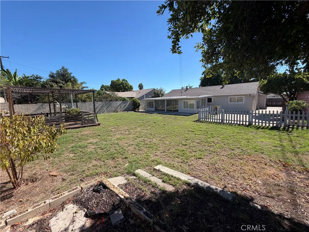 1207 Selkirk
