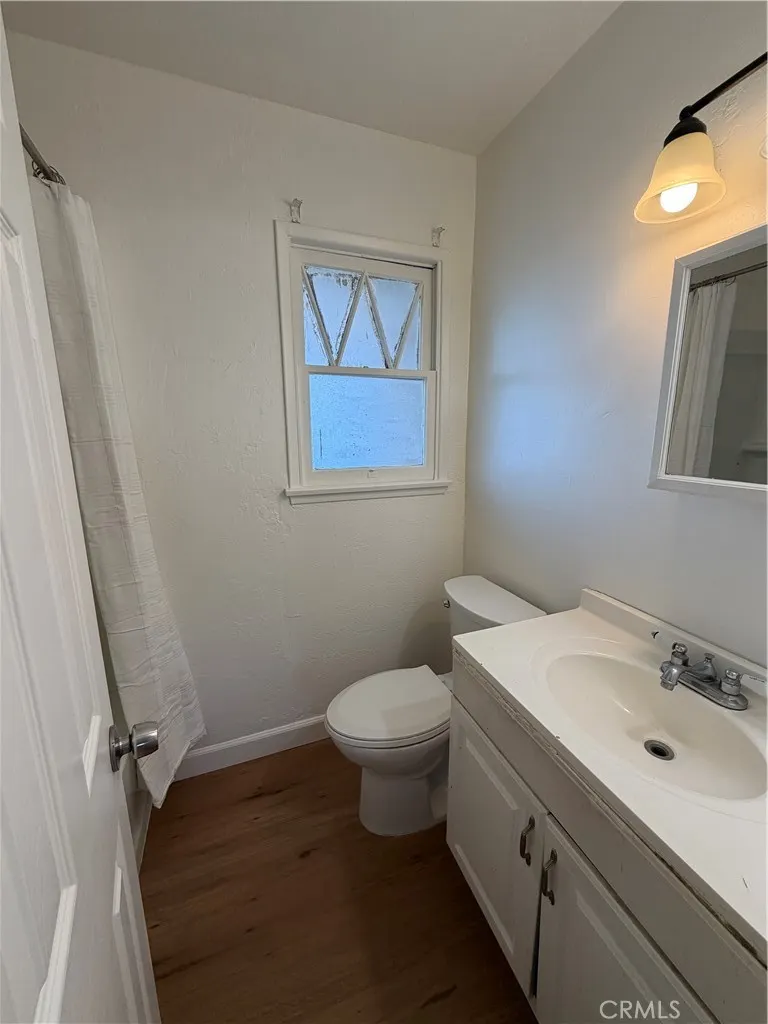 1207 Selkirk