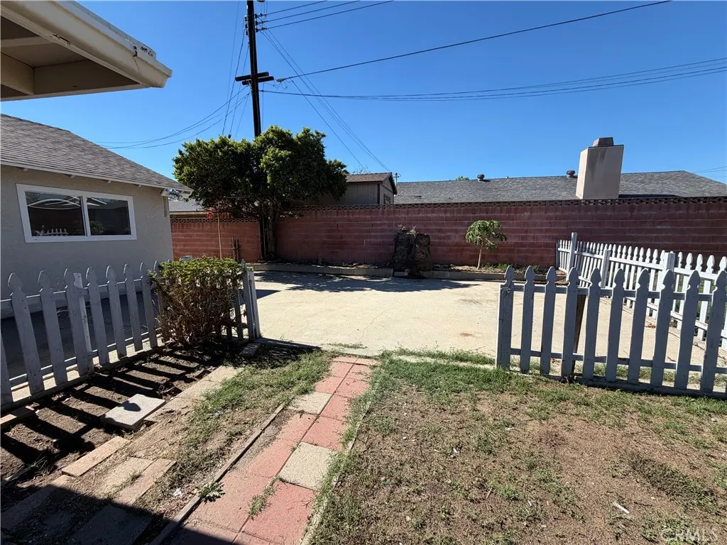 1207 Selkirk