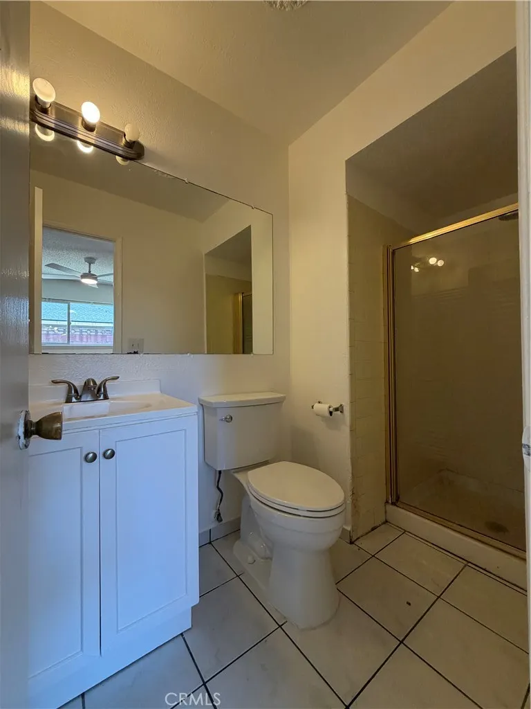 1207 Selkirk