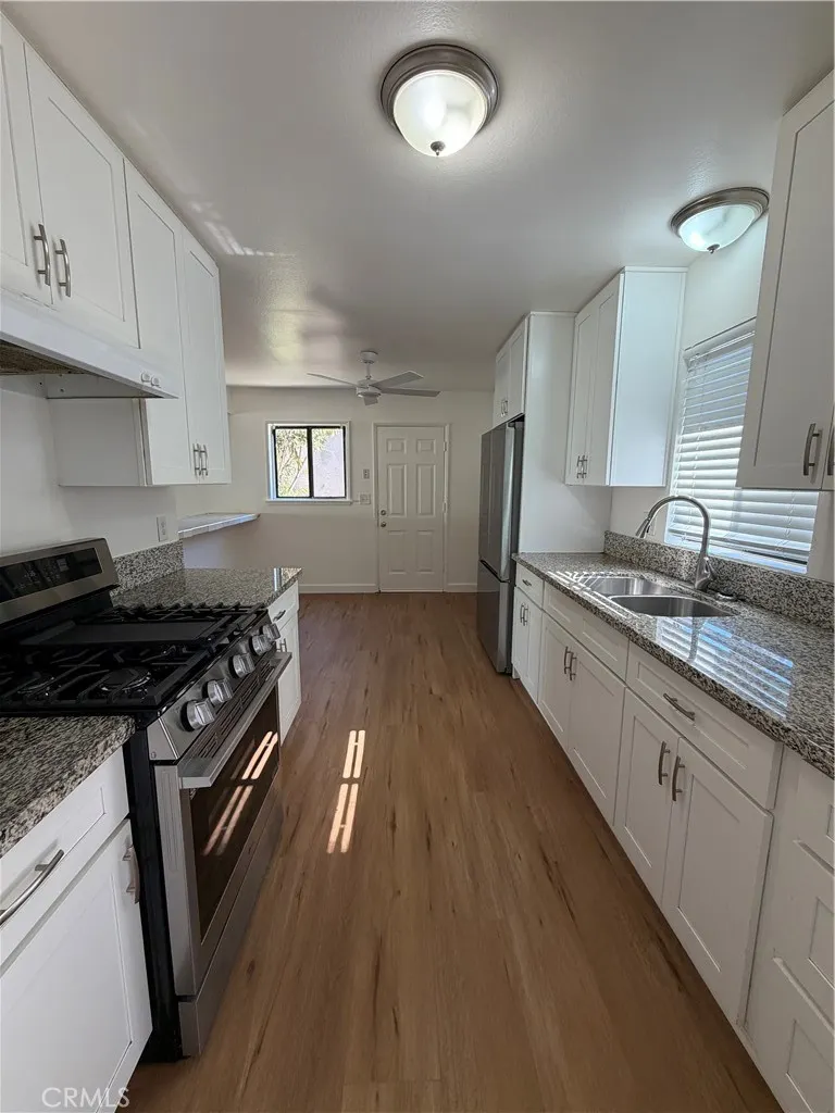 1207 Selkirk