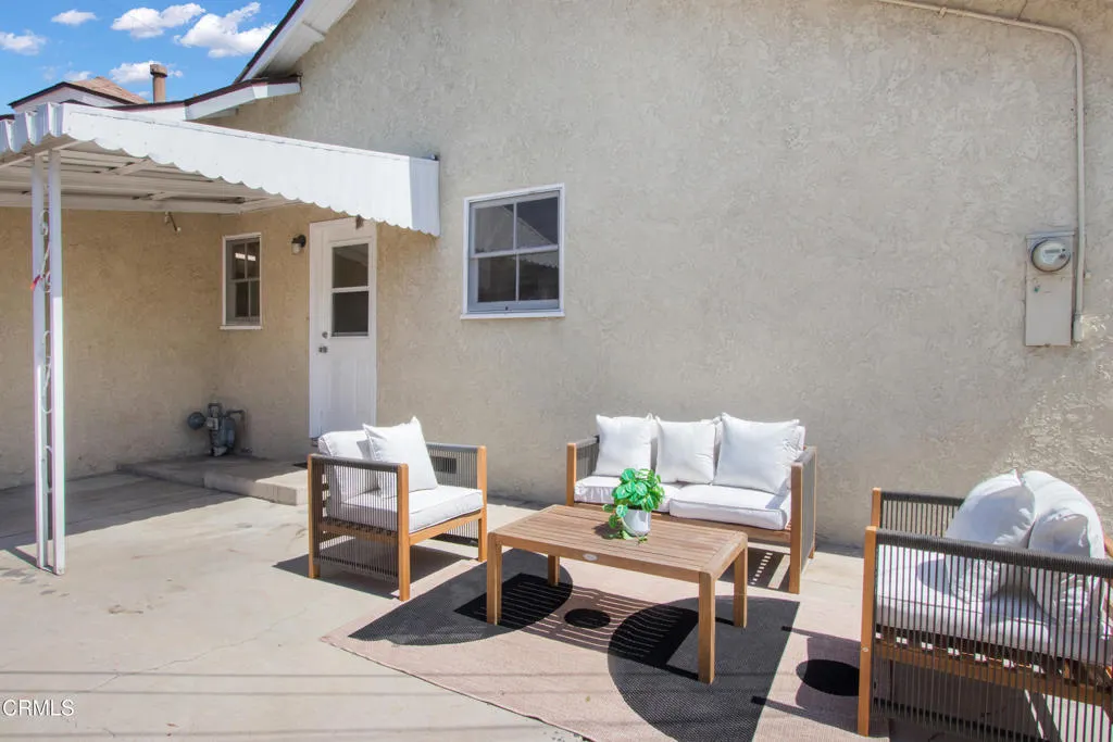656 N Sunset
