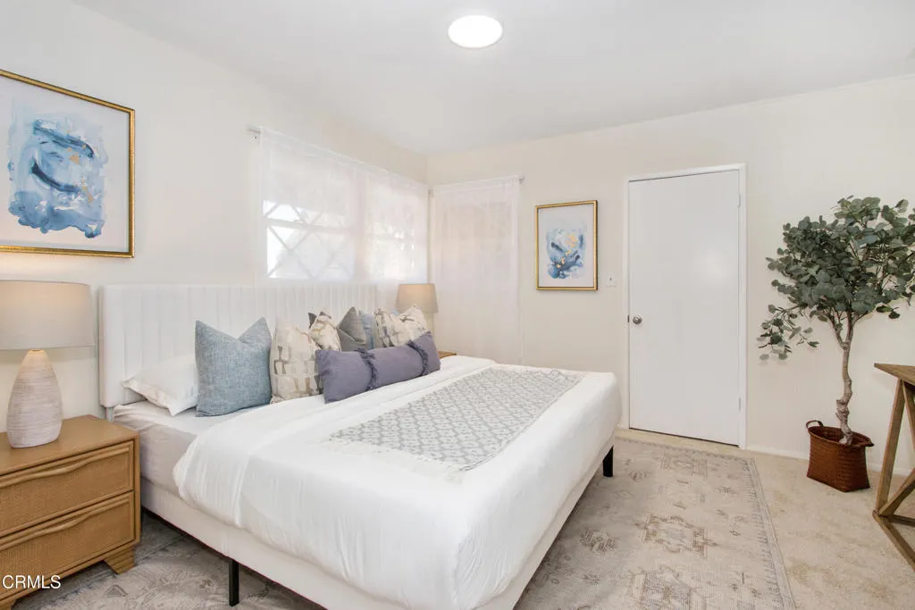 656 N Sunset
