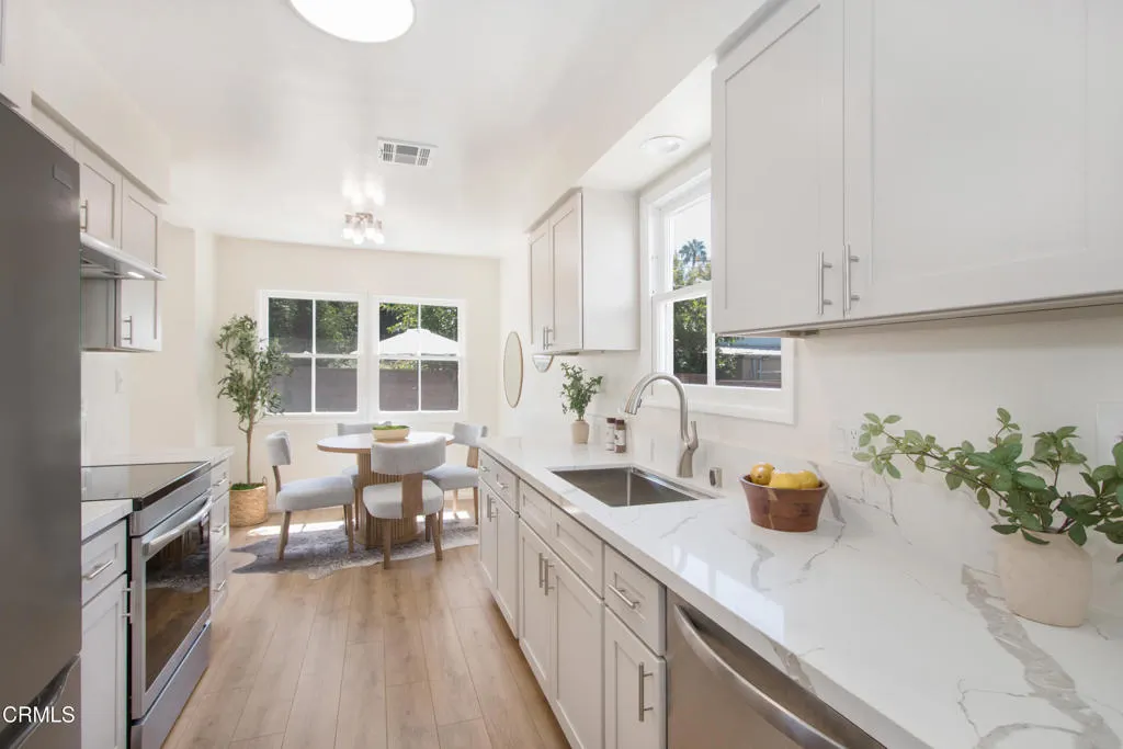656 N Sunset