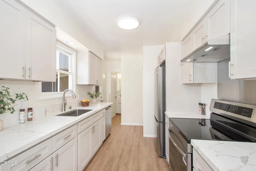 656 N Sunset