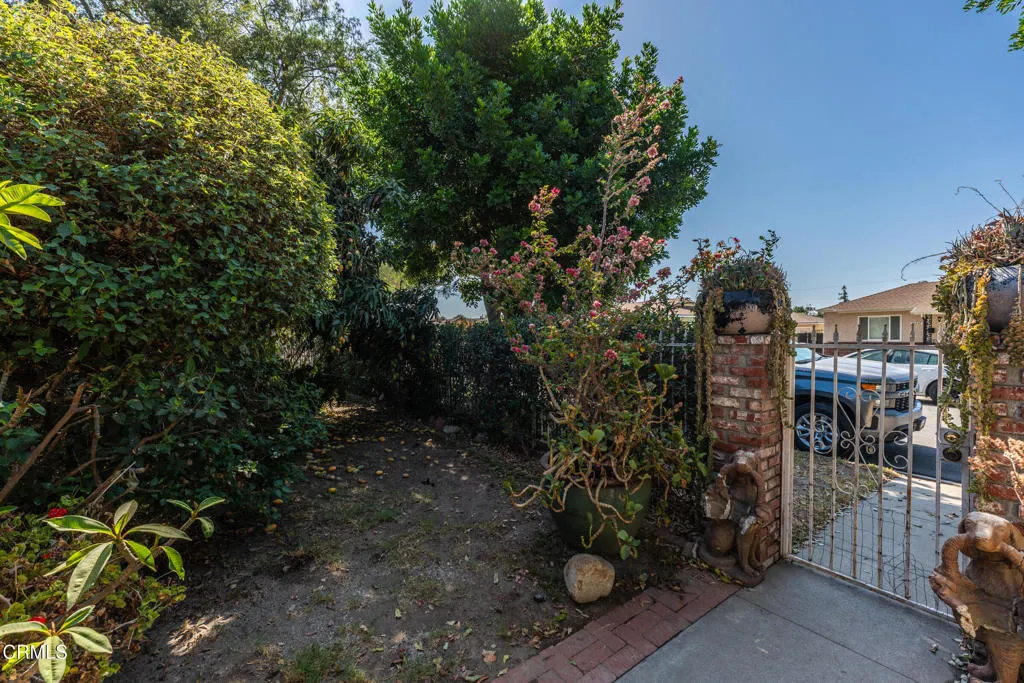 10435 Asher Street