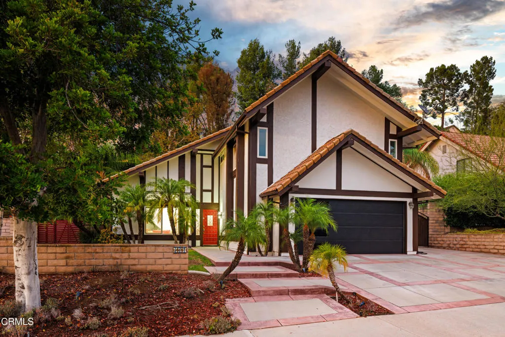 967 Avenida Loma Vista