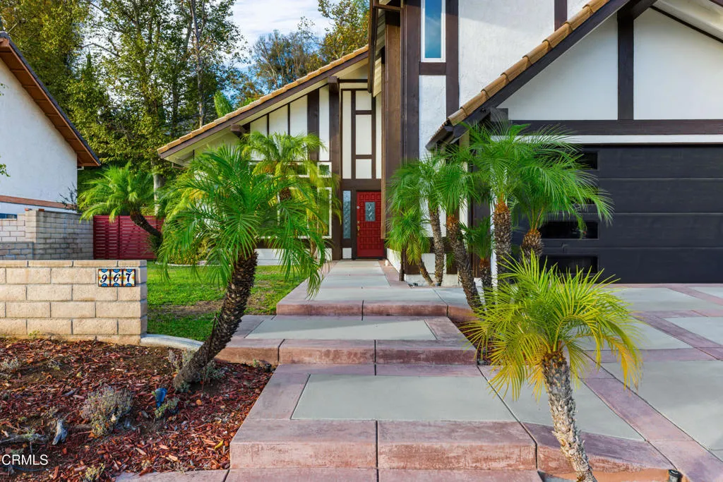 967 Avenida Loma Vista