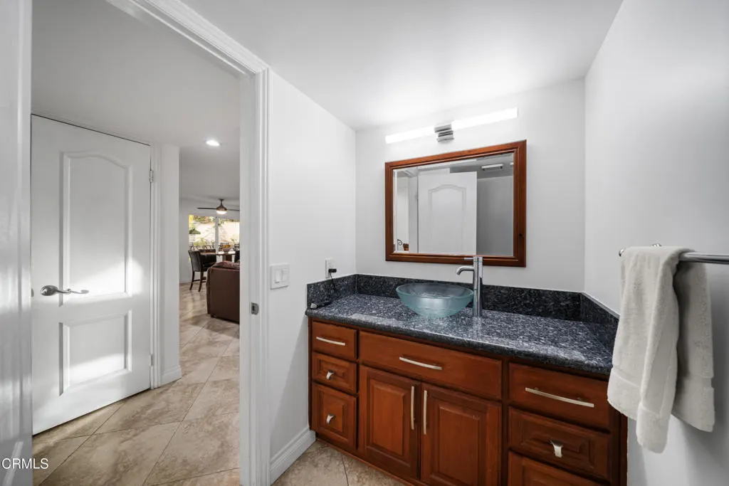 967 Avenida Loma Vista