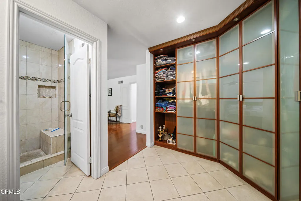 967 Avenida Loma Vista