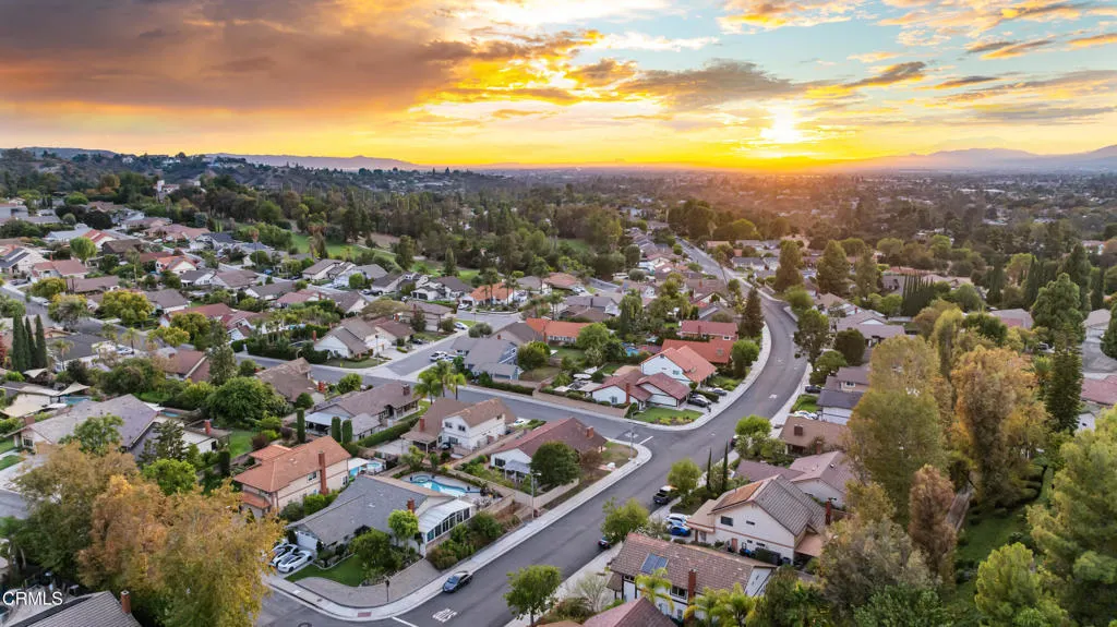 967 Avenida Loma Vista