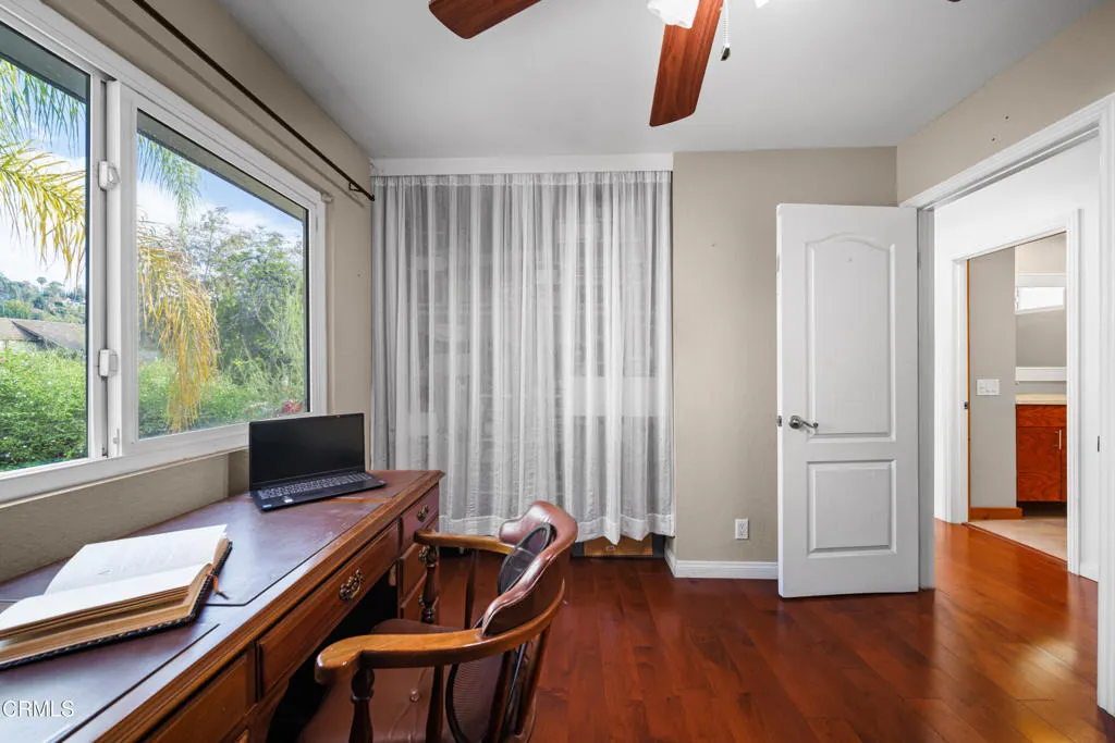 967 Avenida Loma Vista