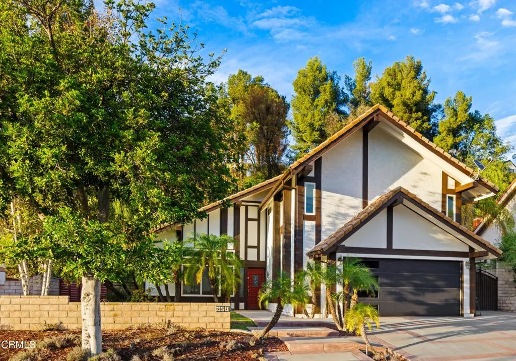 967 Avenida Loma Vista
