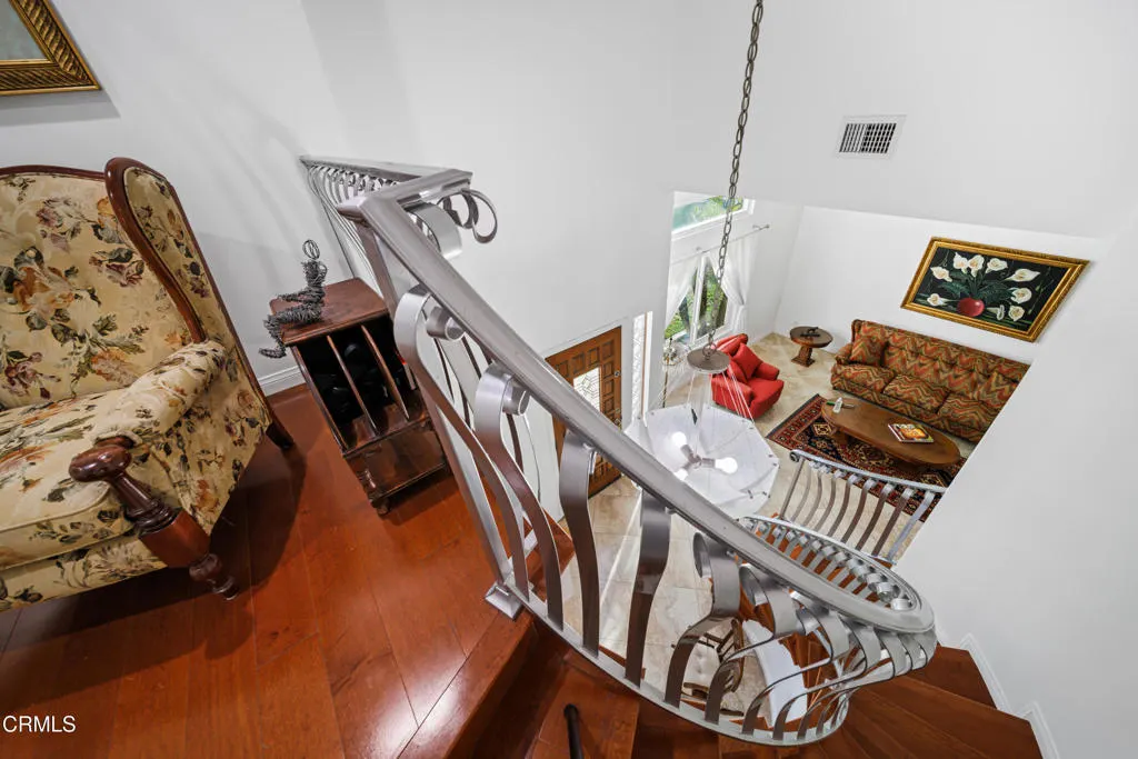 967 Avenida Loma Vista