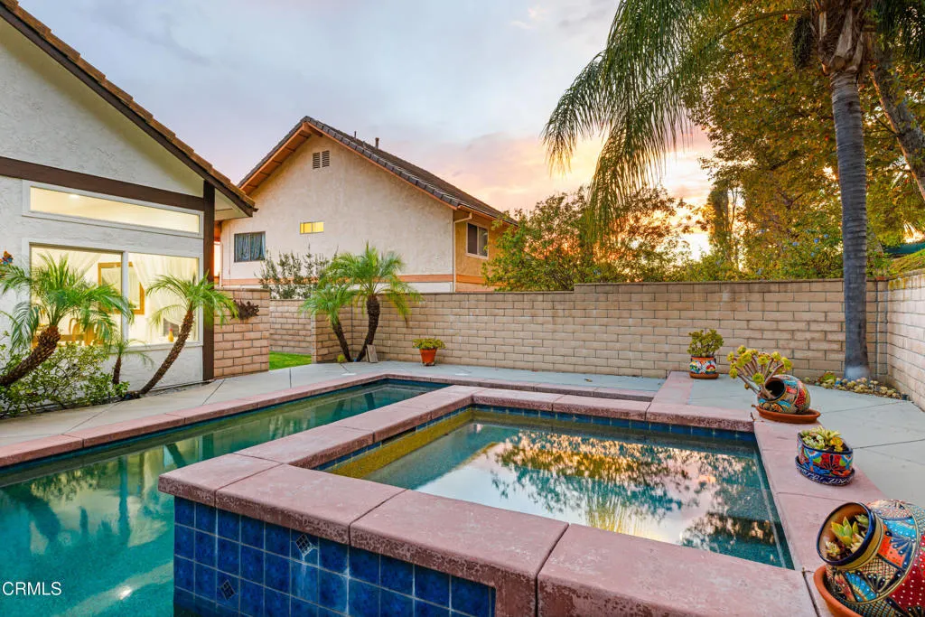 967 Avenida Loma Vista