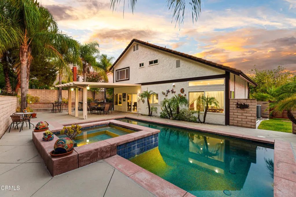 967 Avenida Loma Vista