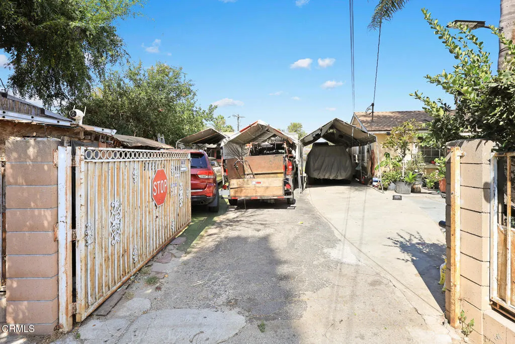 9733 Rio Hondo Parkway