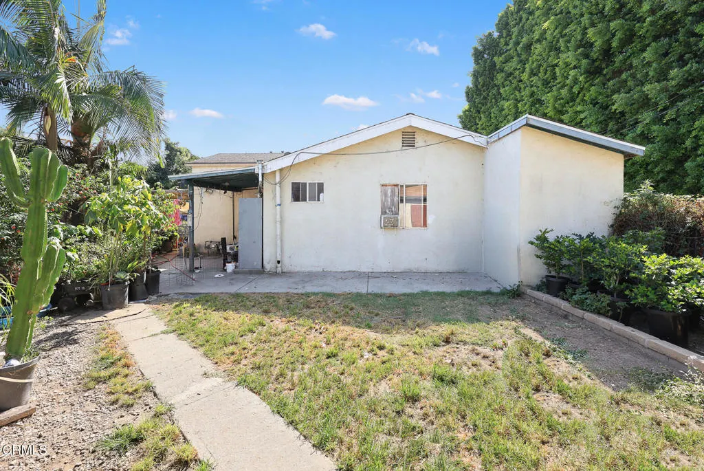 9733 Rio Hondo Parkway