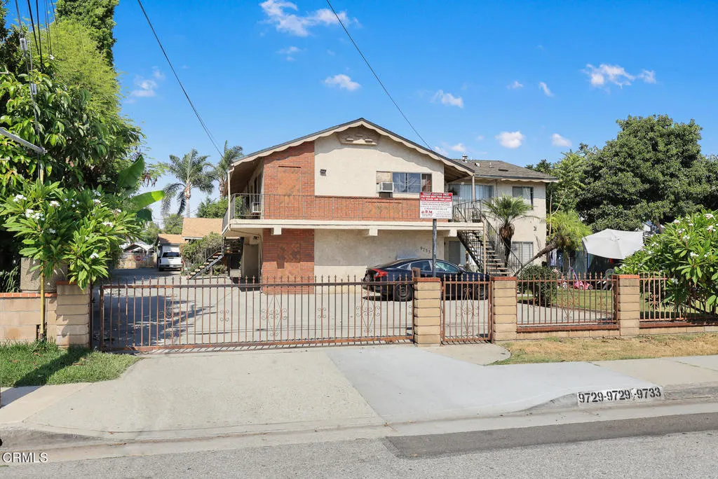 9733 Rio Hondo Parkway