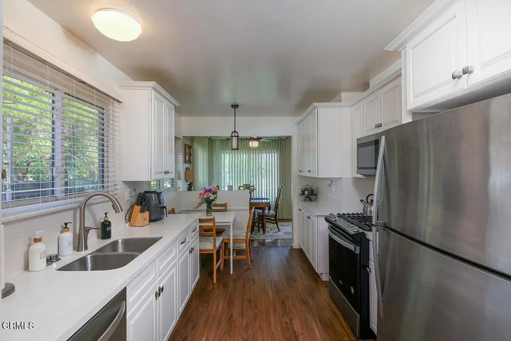 2326 W Clydewood Avenue