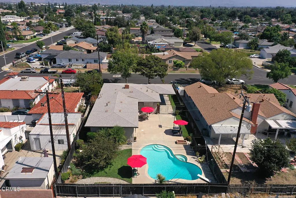 2326 W Clydewood Avenue