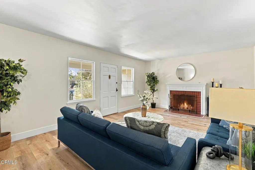 1582 Ganesha Place