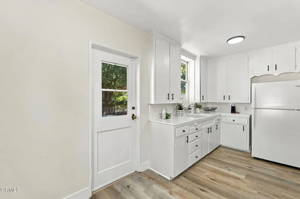 1582 Ganesha Place
