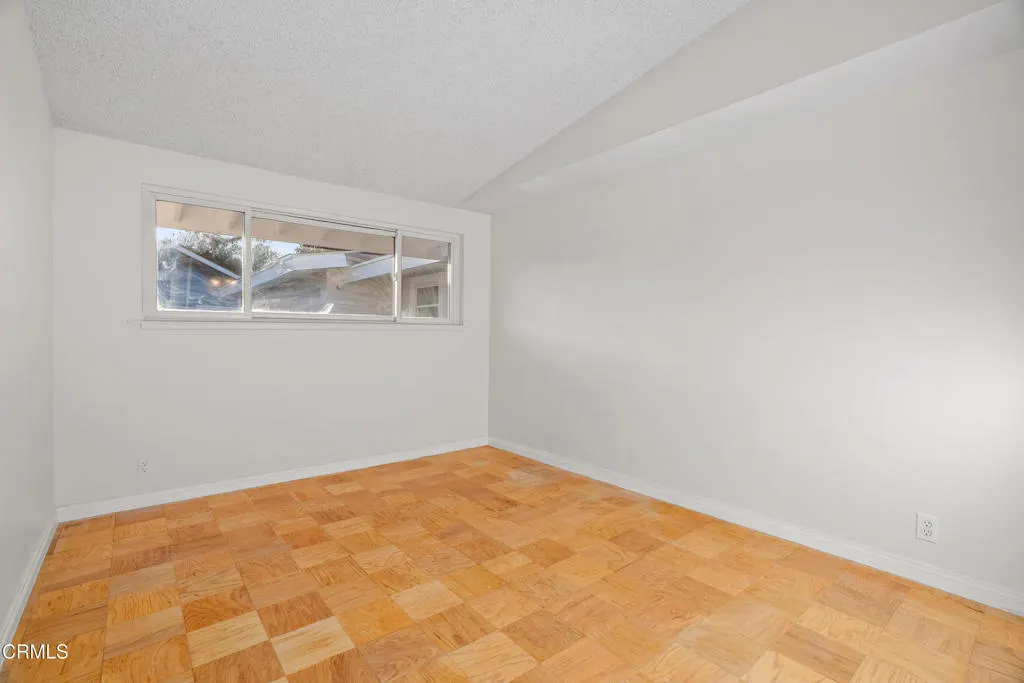 445 W Swanee Lane