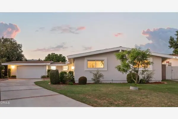 445 W Swanee Lane