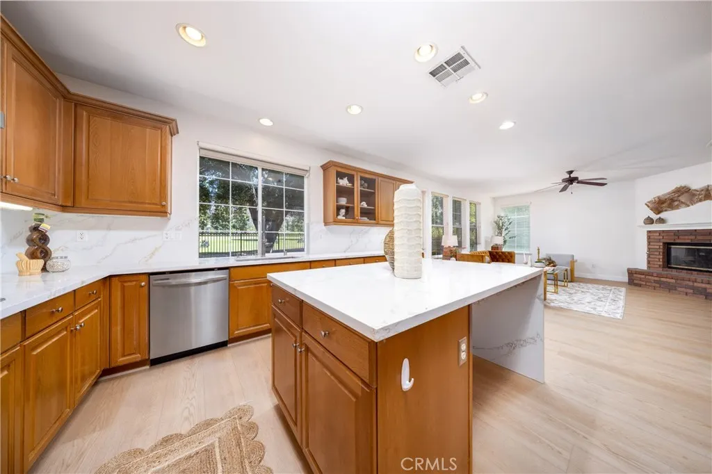 2225 Saratoga Lane
