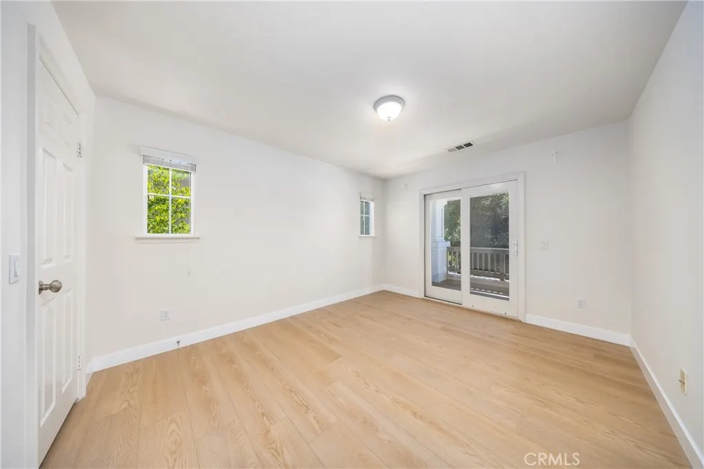 2225 Saratoga Lane