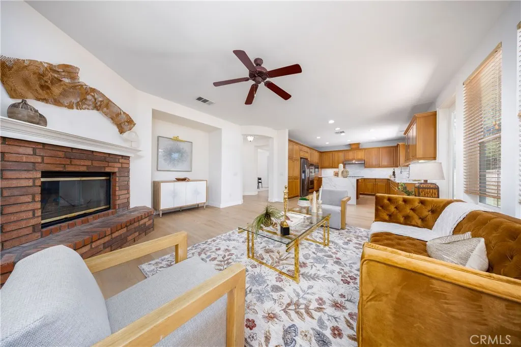 2225 Saratoga Lane