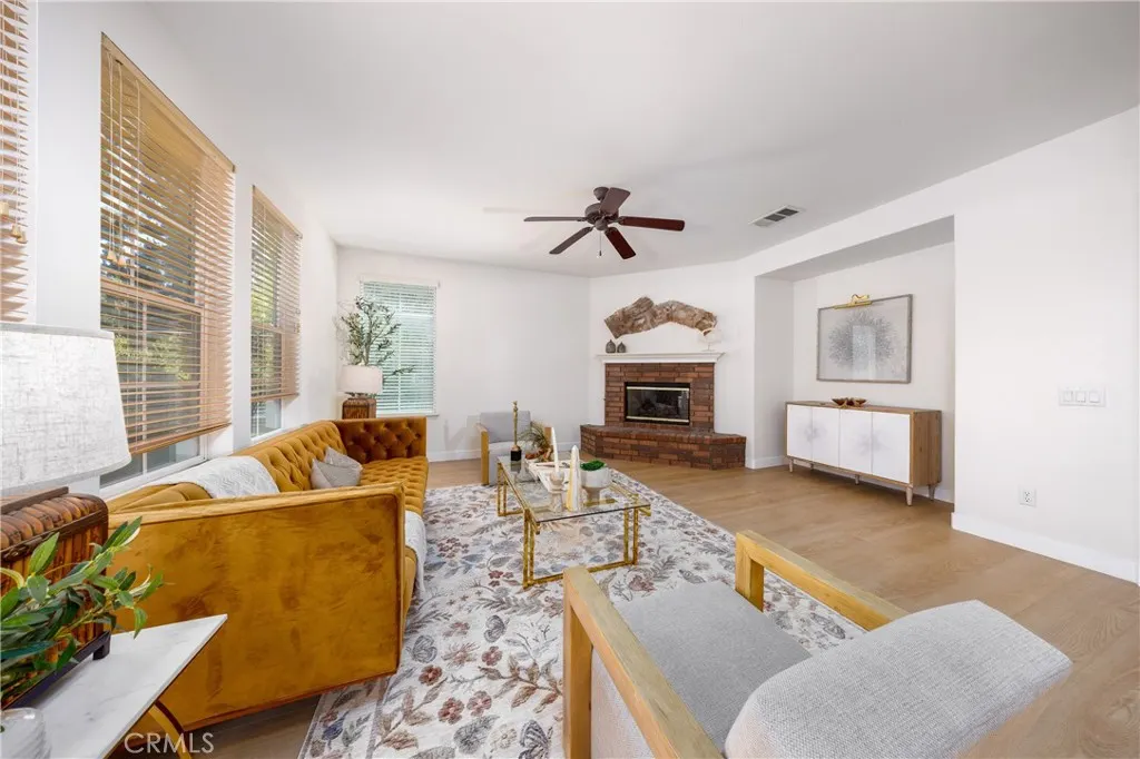 2225 Saratoga Lane