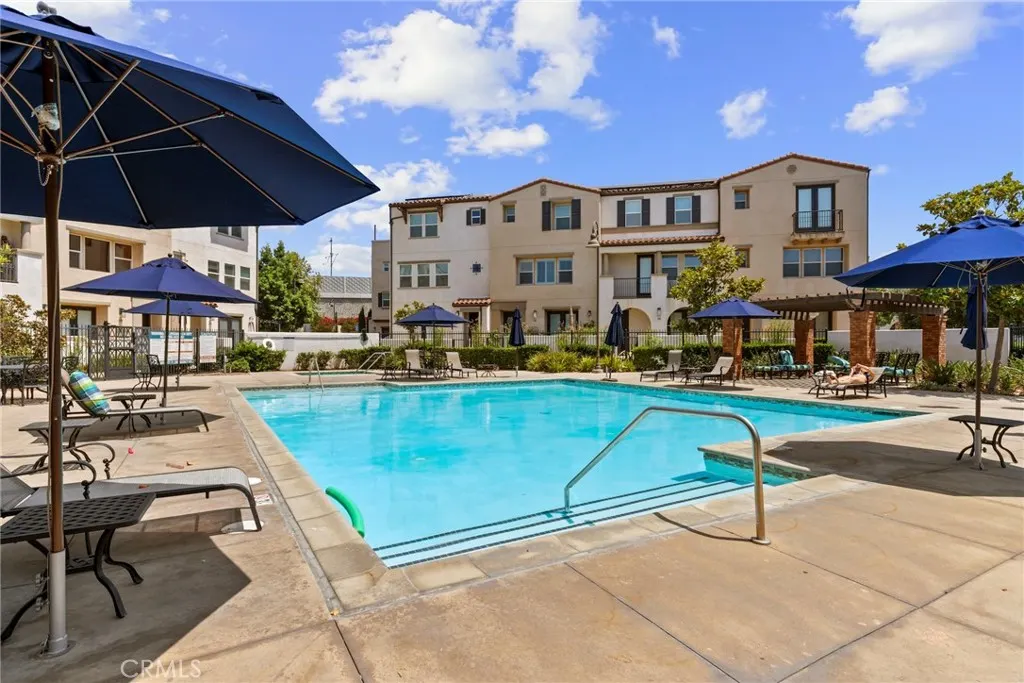 645 W Foothill Boulevard, #10