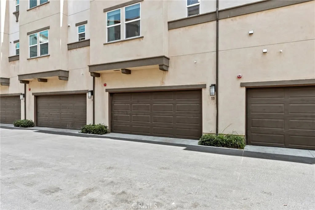 645 W Foothill Boulevard, #10