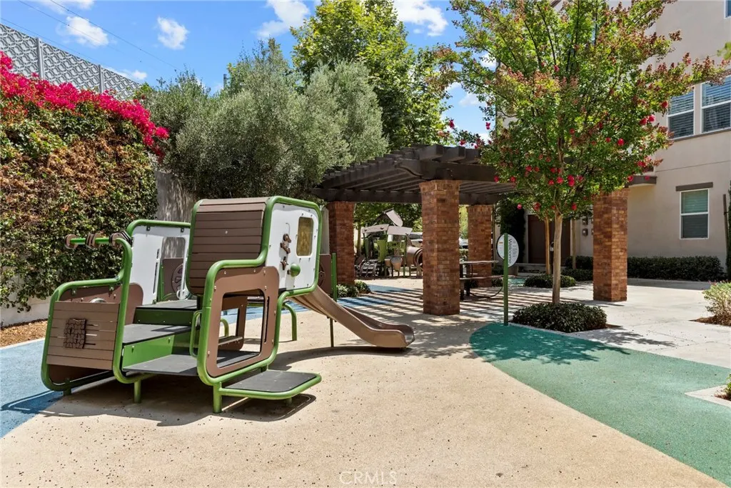 645 W Foothill Boulevard, #10