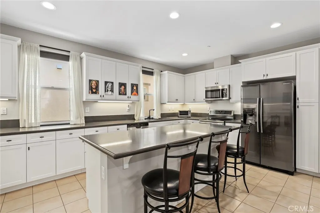 645 W Foothill Boulevard, #10