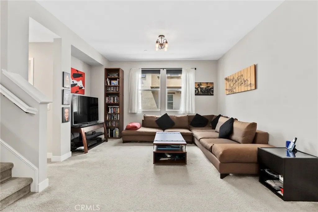 645 W Foothill Boulevard, #10
