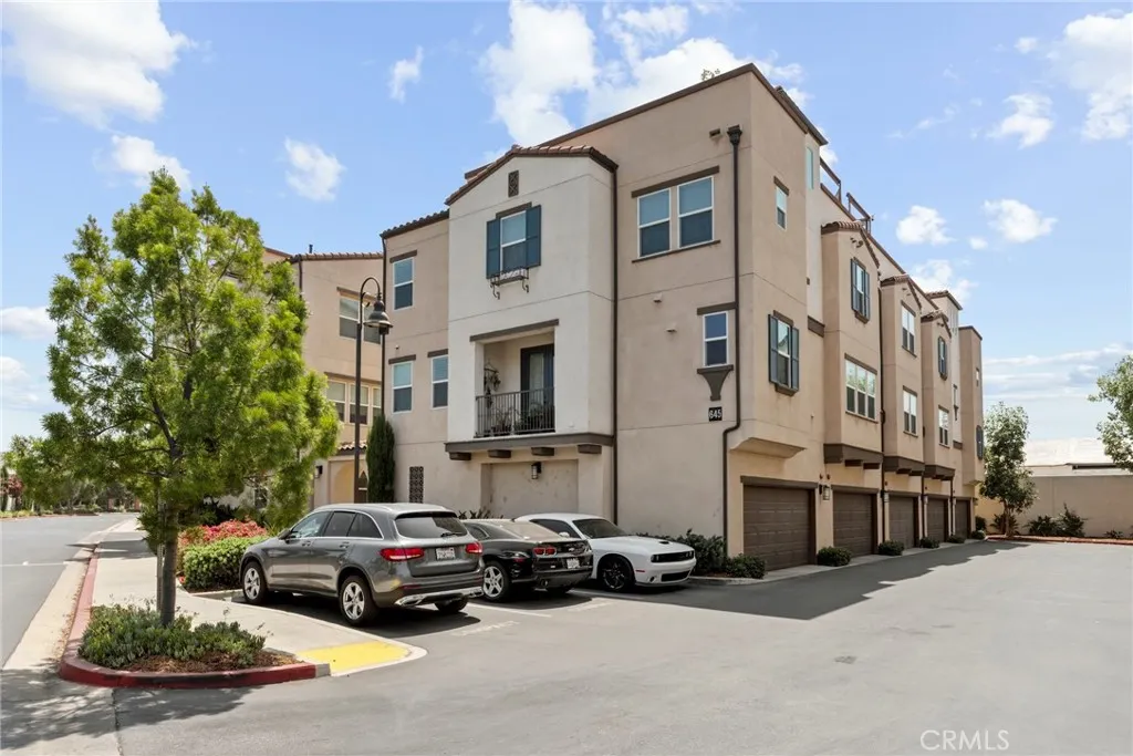 645 W Foothill Boulevard, #10
