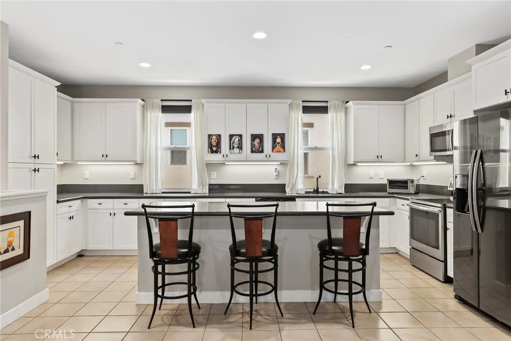 645 W Foothill Boulevard, #10