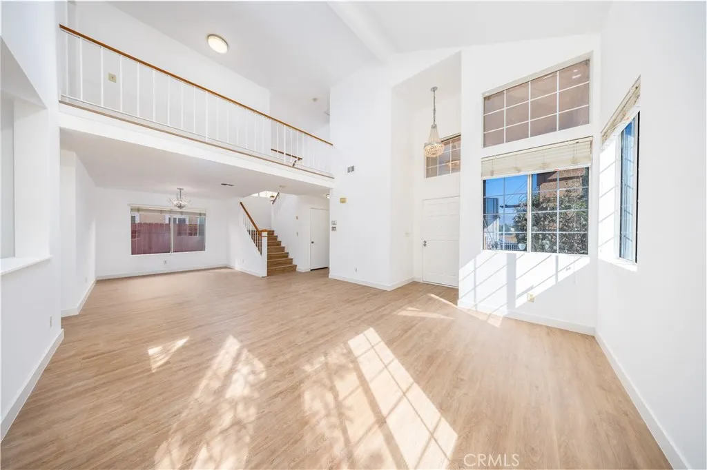 934 W 11th Street