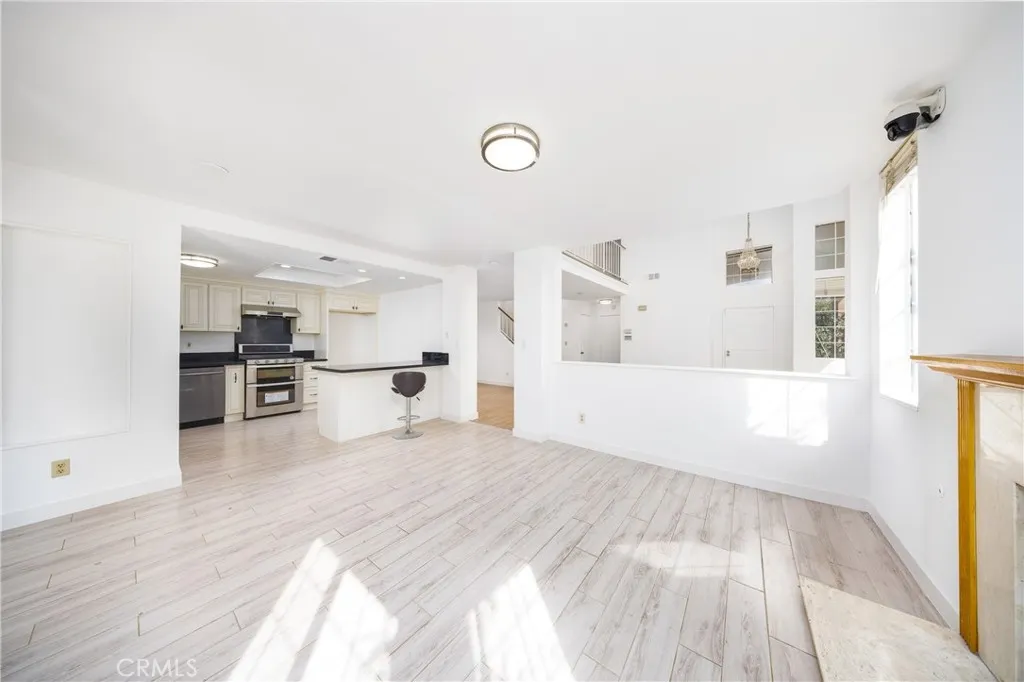 934 W 11th Street